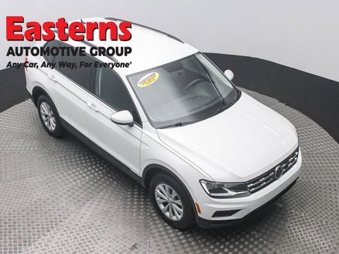 Used 2020 Volkswagen Tiguan S image 3
