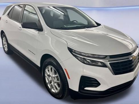 Used 2022 Chevrolet Equinox LS w/ LPO, Floor Liner Package image 1