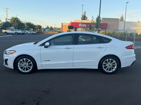 Used 2019 Ford Fusion SE FWD image 5