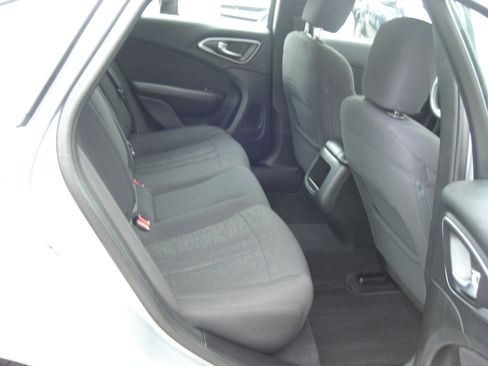 Used 2015 Chrysler 200 Limited image 18