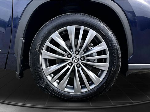 Used 2020 Toyota Highlander Platinum AWD/4WD image 33