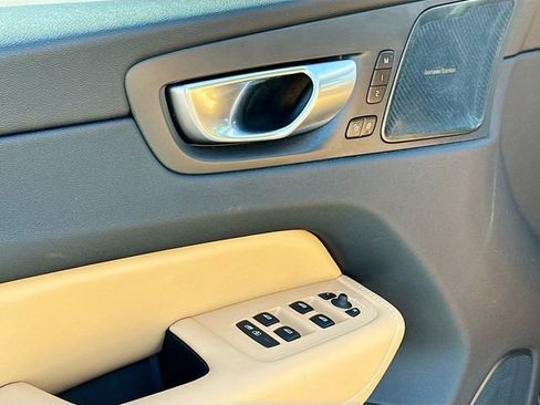 Used 2024 Volvo XC60 B5 Ultimate w/ Protection Package Premier image 17