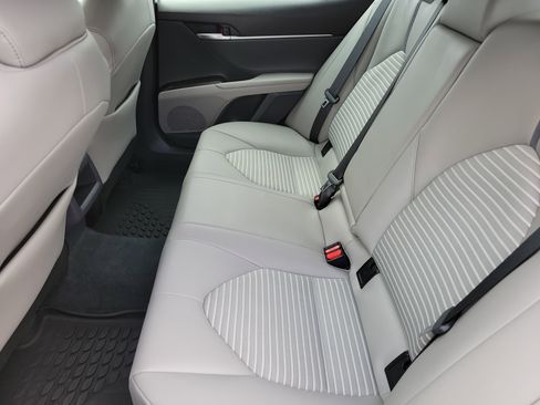Used 2023 Toyota Camry SE image 12