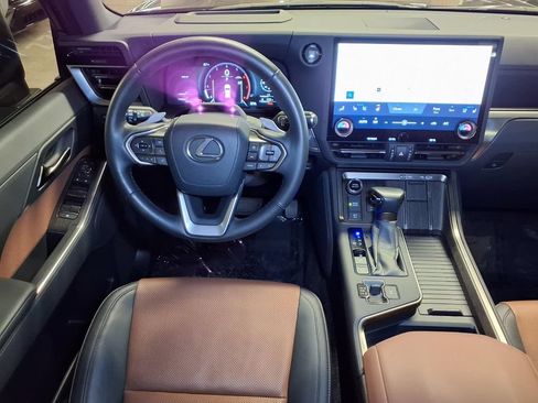 Used 2024 Lexus GX 550 w/ Accessory Package (Z1) AWD/4WD image 16