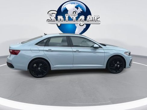 New 2026 Volkswagen Jetta SE FWD image 9