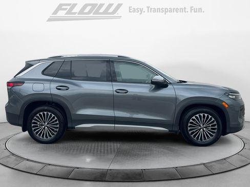 Used 2026 Volkswagen Tiguan S w/ 18" Wheel Package FWD image 10