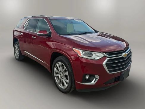 Used 2018 Chevrolet Traverse Premier w/ Driver Confidence II Package FWD image 1