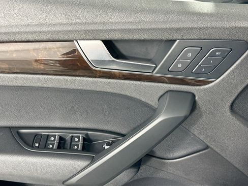 Used 2018 Audi Q5 2.0T Premium image 17