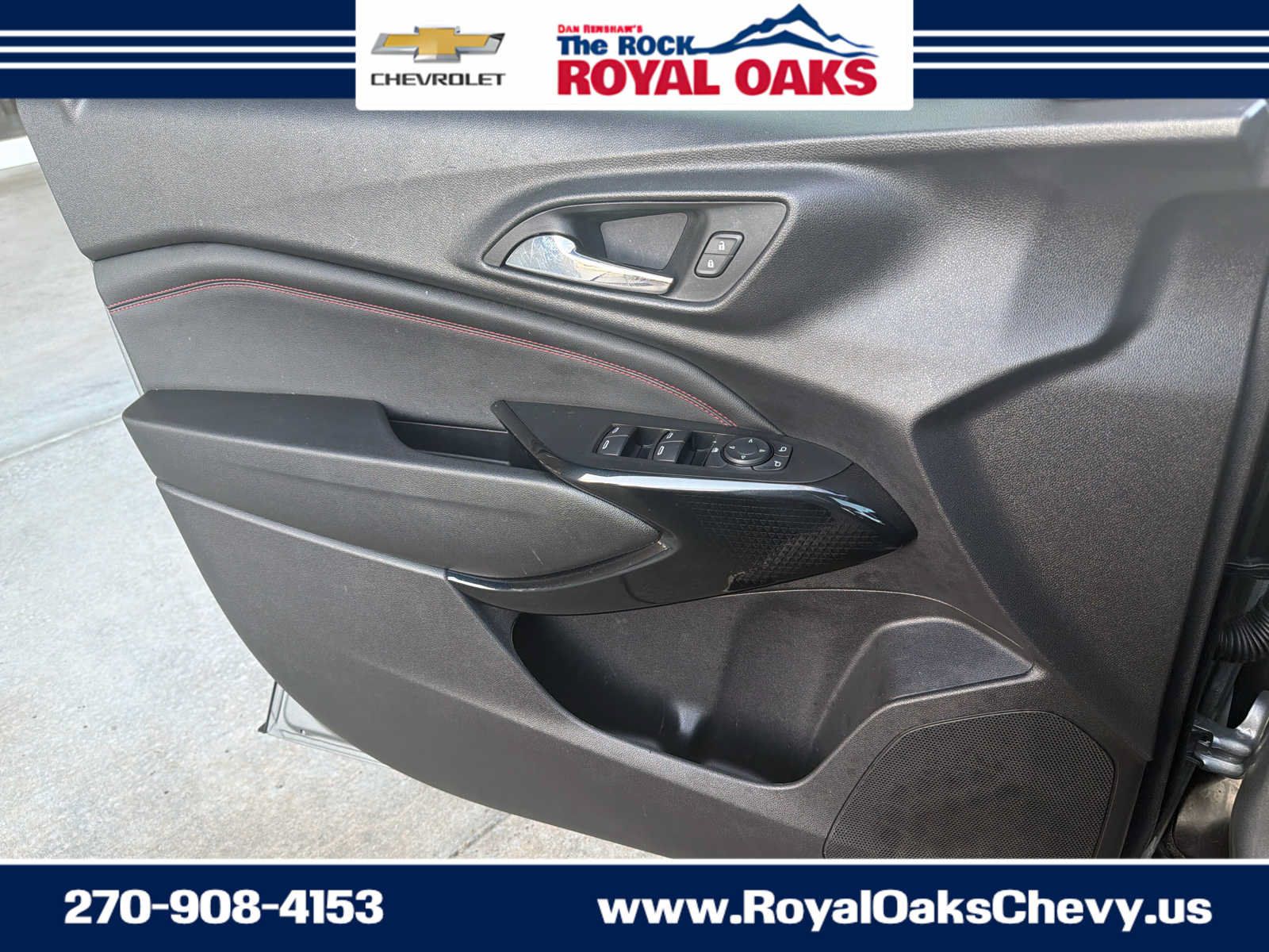 Used 2025 Chevrolet Trax RS w/ Sunroof Package FWD image 22