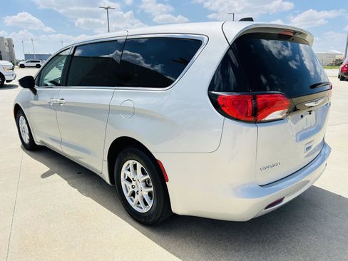 Used 2023 Chrysler Voyager LX FWD image 34
