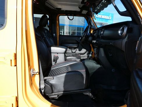 Used 2021 Jeep Gladiator Rubicon image 16