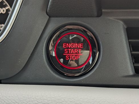 New 2025 Honda Pilot Touring image 30