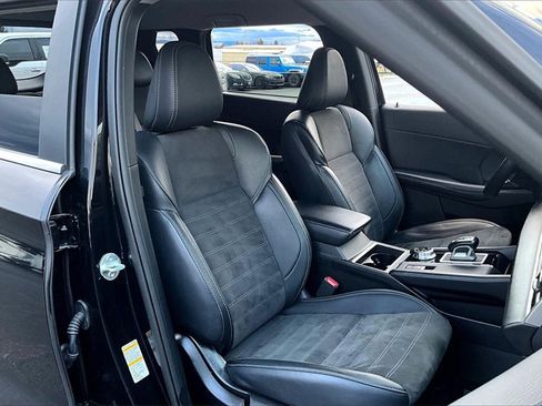 Used 2024 Mitsubishi Outlander SE Black Edition image 7