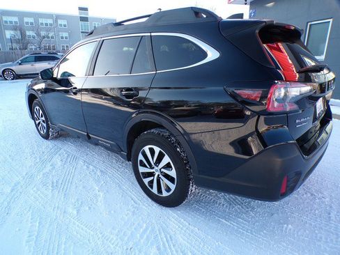 Used 2020 Subaru Outback Premium image 8