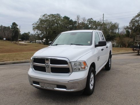 Used 2022 RAM 1500 Classic SLT image 7