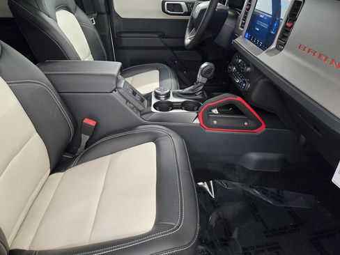 New 2026 Ford Bronco Outer Banks w/ Sasquatch Package AWD/4WD image 13
