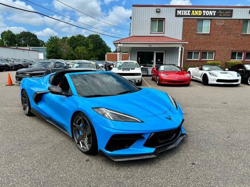 Used 2021 Chevrolet Corvette Stingray Coupe w/ Engine Appearance Package RWD image 3