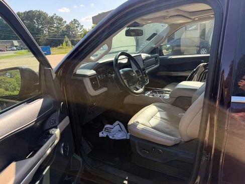 Used 2024 Ford Expedition Max Limited RWD image 3