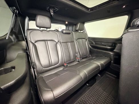 Used 2024 Jeep Wagoneer L 4WD w/ Premium Group I image 9