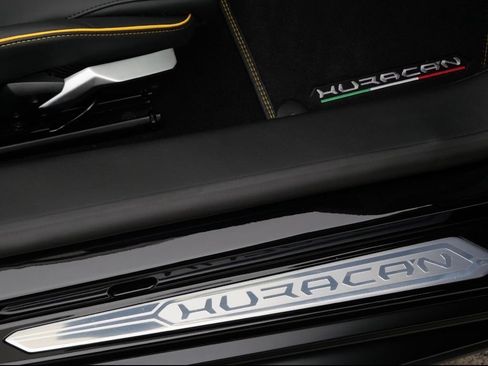 Used 2024 Lamborghini Huracan EVO AWD/4WD image 29