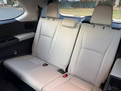 Used 2024 Toyota Grand Highlander Limited image 20