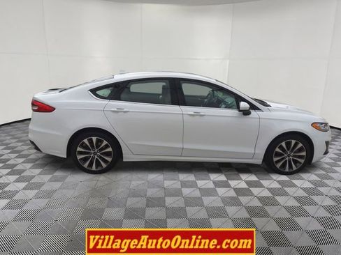 Used 2020 Ford Fusion SE image 36