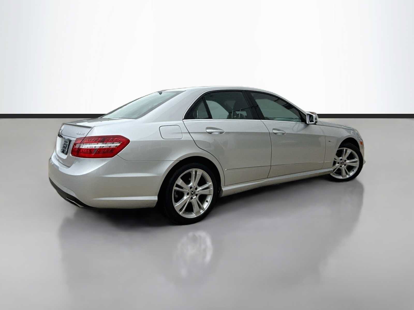 Used 2012 Mercedes-Benz E 350 4MATIC Sedan image 3