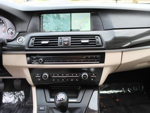 Used 2013 BMW 550i w/ M-Sport Package image 18