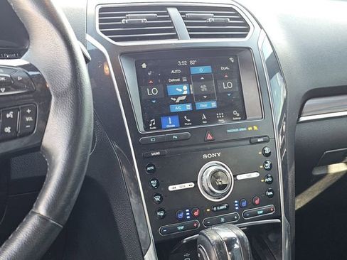 Used 2019 Ford Explorer Limited image 10