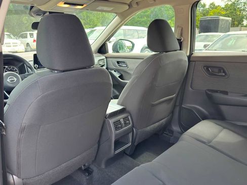 Used 2023 Nissan Rogue S AWD/4WD image 30