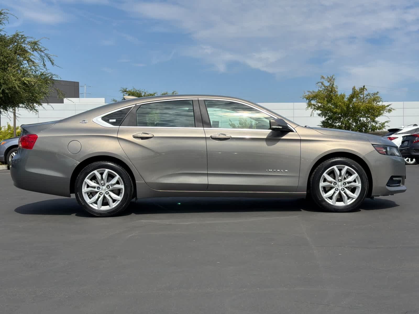 Used 2019 Chevrolet Impala LT FWD image 6