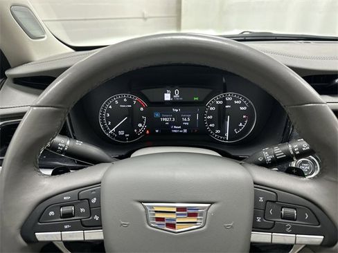 Certified 2023 Cadillac XT6 Premium Luxury image 10
