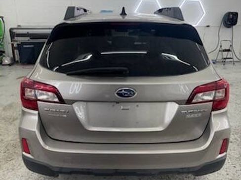 Used 2016 Subaru Outback 2.5i Premium image 3