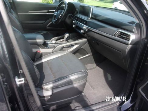 Used 2022 Kia Telluride LX AWD/4WD image 11