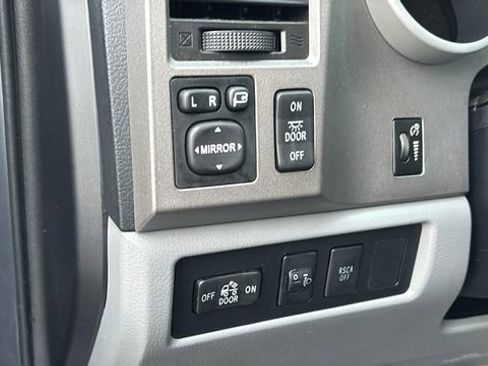 Used 2010 Toyota Tundra Limited image 11