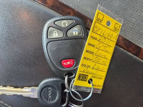 Used 2011 GMC Sierra 2500 Denali AWD/4WD image 21