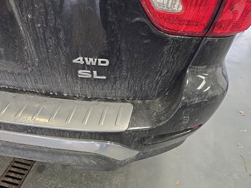 Used 2017 Nissan Pathfinder SL image 7