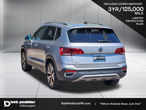Used 2023 Volkswagen Taos SE w/ Panoramic Sunroof Package AWD/4WD image 27