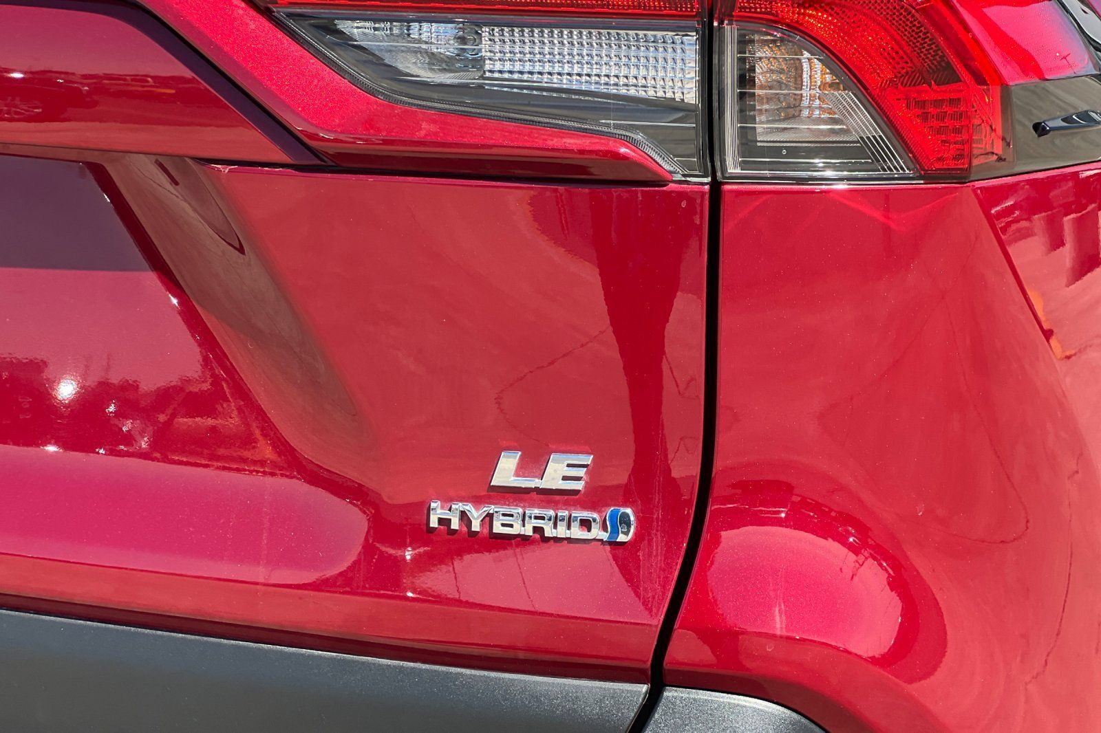 Used 2024 Toyota RAV4 LE AWD/4WD image 22