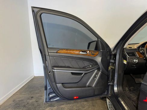 Used 2013 Mercedes-Benz GL 450 4MATIC image 7