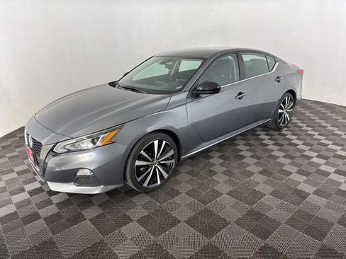 Certified 2021 Nissan Altima 2.5 SR FWD image 3