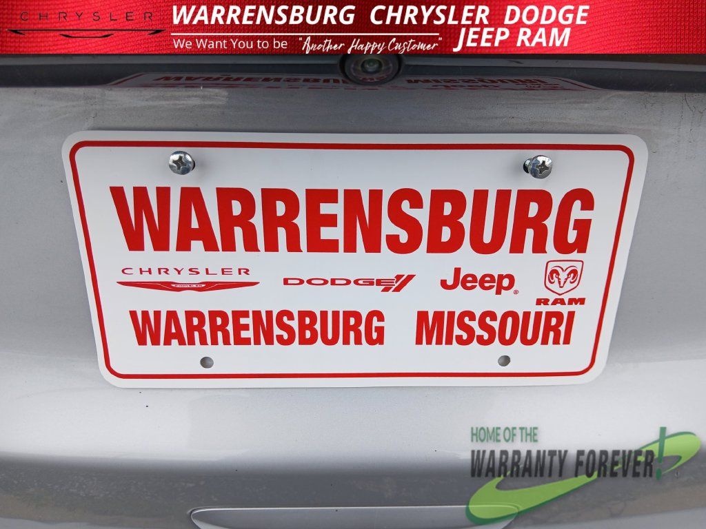 Used 2024 Chrysler Pacifica Limited FWD image 34