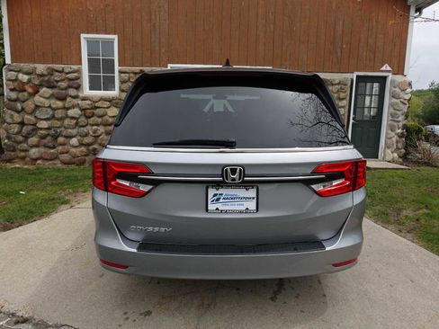 Certified 2024 Honda Odyssey EX-L image 6