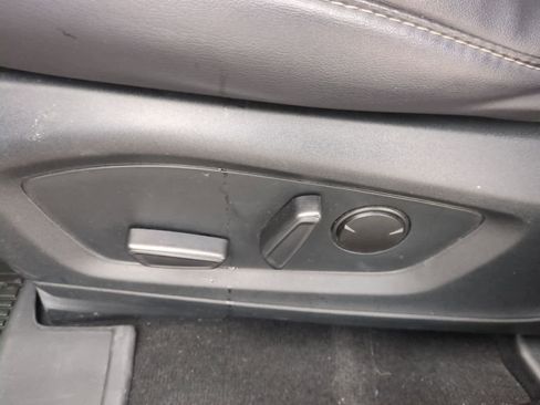 Used 2022 Ford Explorer XLT w/ Equipment Group 202A image 17