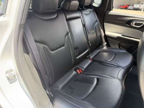 Certified 2025 Jeep Compass Limited AWD/4WD image 19