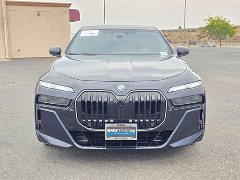 Used 2025 BMW 760i xDrive w/ Executive Package AWD/4WD image 6