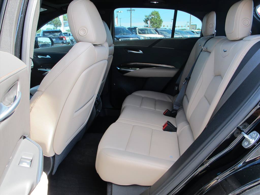 Used 2024 Cadillac XT4 Premium Luxury w/ Technology Package FWD image 23