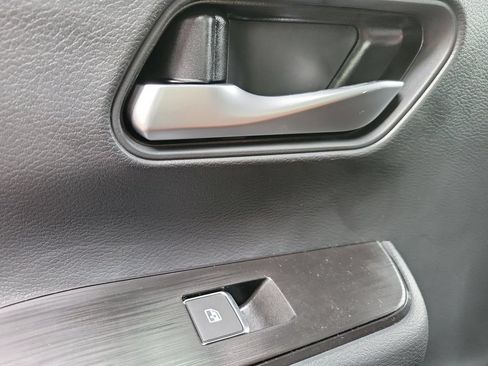 New 2026 Nissan Kicks SR FWD image 17