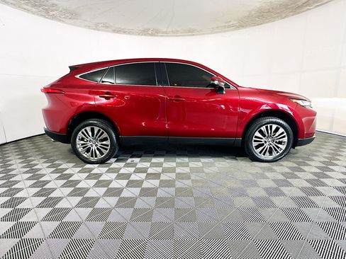 Used 2021 Toyota Venza Limited AWD/4WD image 2