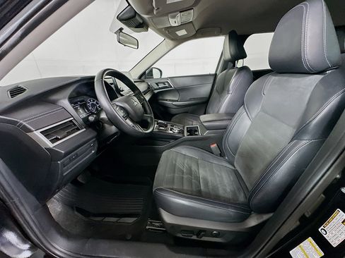 Used 2024 Mitsubishi Outlander SE FWD image 13